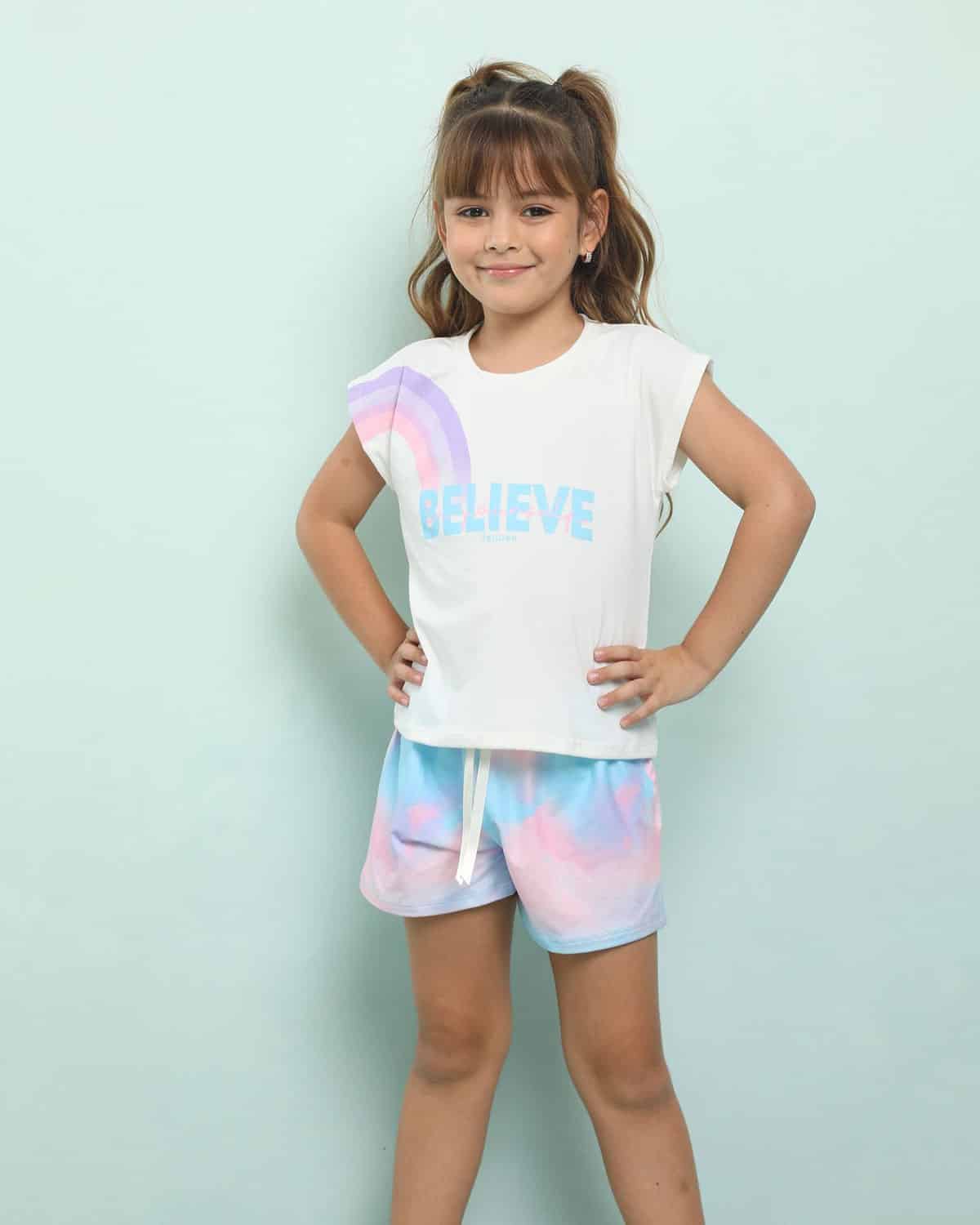 Niña con pijama short