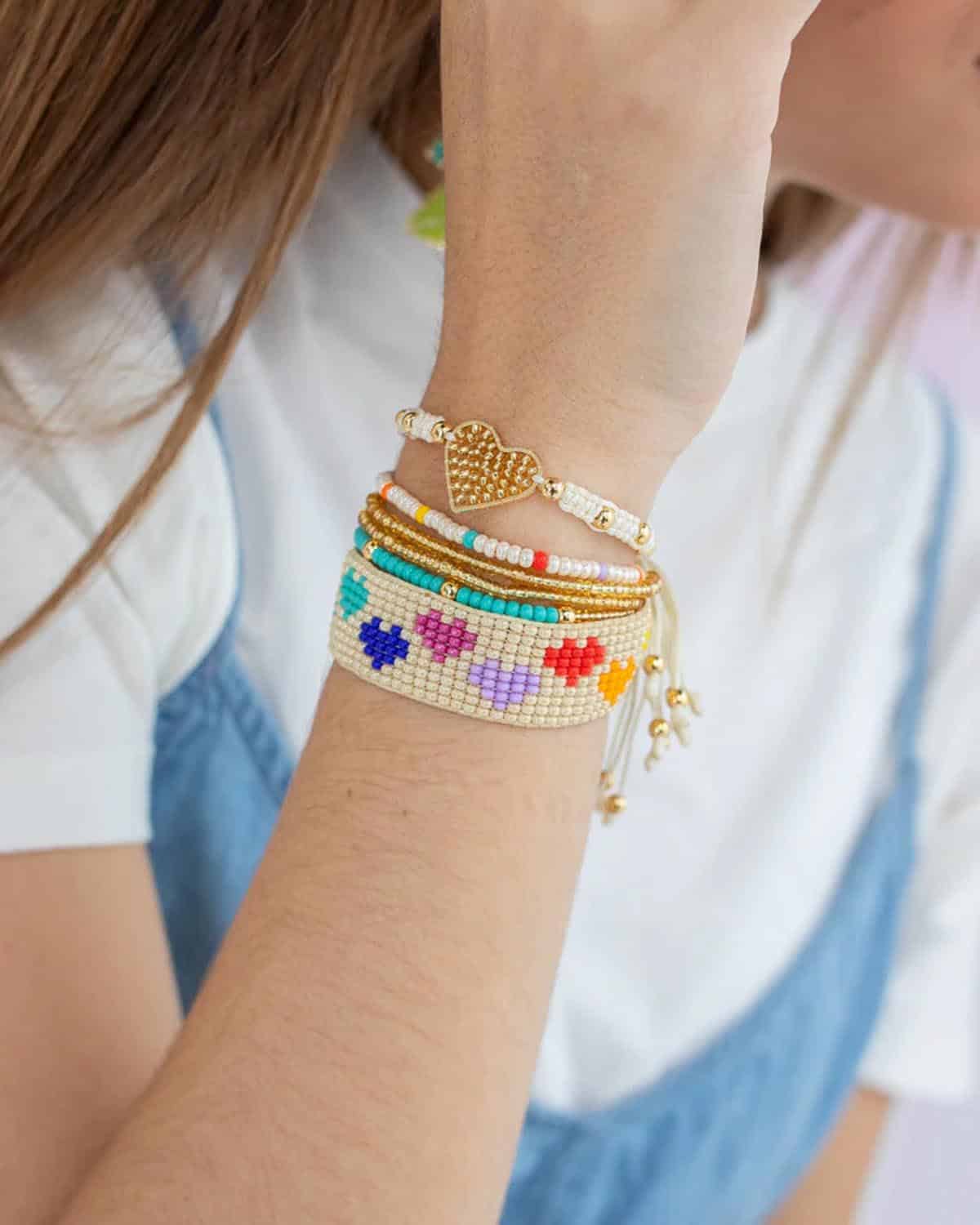 Set de pulseras tejidas con mostacilla